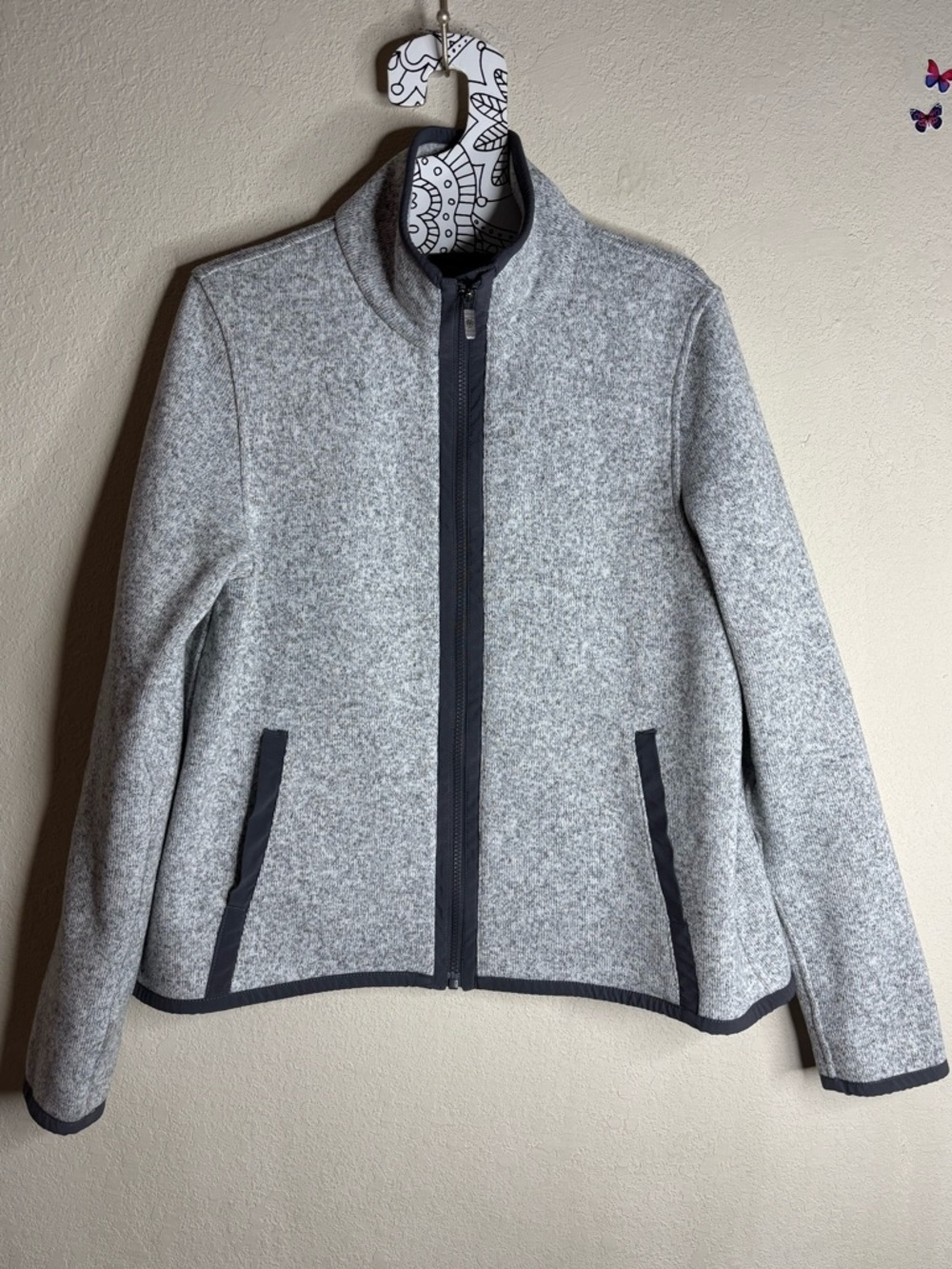 Lululemon Its Fleecing Cold Zip Up
Heathered White/Dark Carbon size 8 - Picture 2 of 4